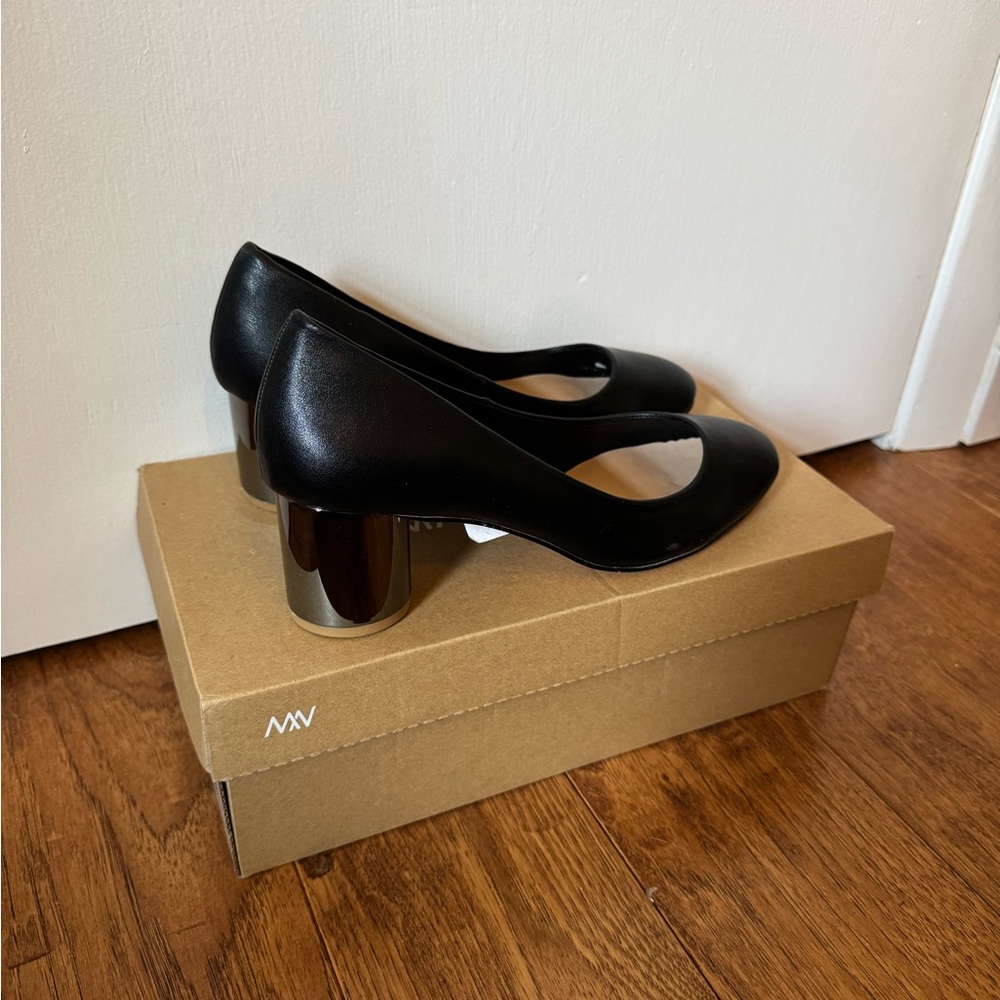 NEW Matt and Nat Black Heels, Size 9 - Picture 7 of 8